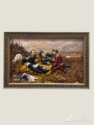Резная картина «Охотники на привале» 40×60 см — необычный подарок