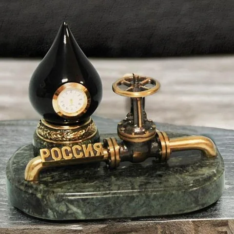 Винтажные настольные часы «Российская нефтяная промышленность» из бронзы и змеевика в подарок