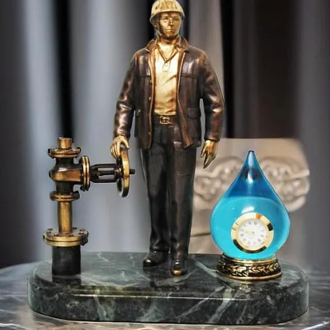 Бронзовый сувенир «Работник водоканала» — оригинальный подарок