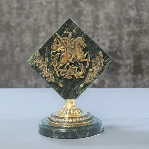 Бронзовая композиция «Региональный. Москва» — красивый подарок
