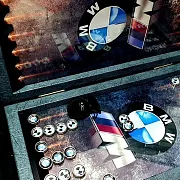 Подарочные нарды под стеклом «BMW M5» — фотография 9