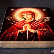 Икона Богоматери "Умягчение злых сердец" — оригинальный подарок — фотография 5