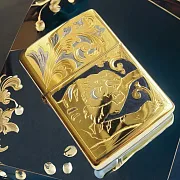 На память: Сувенирная зажигалка Zippo "Хищник" — фотография 1