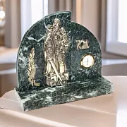 Часы с солдатом и мечом — необычный подарок — фотография 1